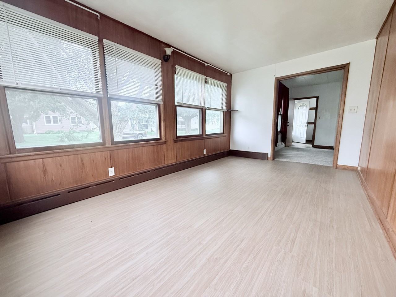 601 Clark Street - Photo 5 of 28