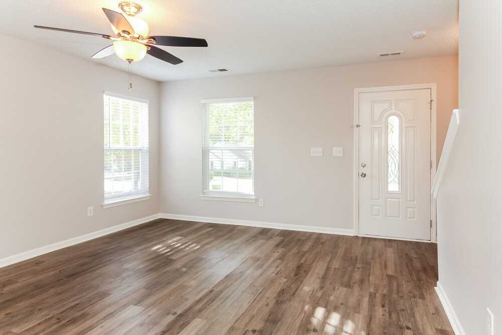 5922 Laurenfield Dr - Photo 4 of 16