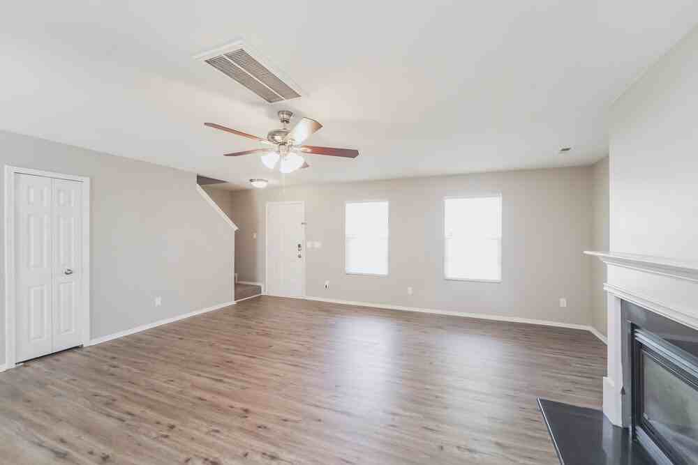 12418 Dervish Ln - Photo 5 of 17