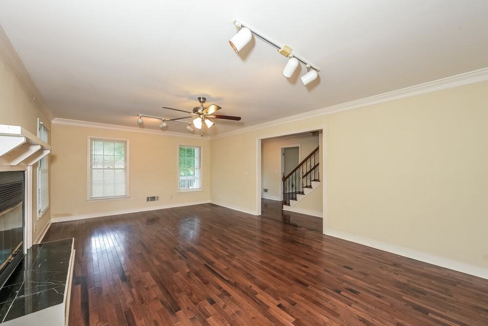 521 Sequoia Ct - Photo 4 of 17