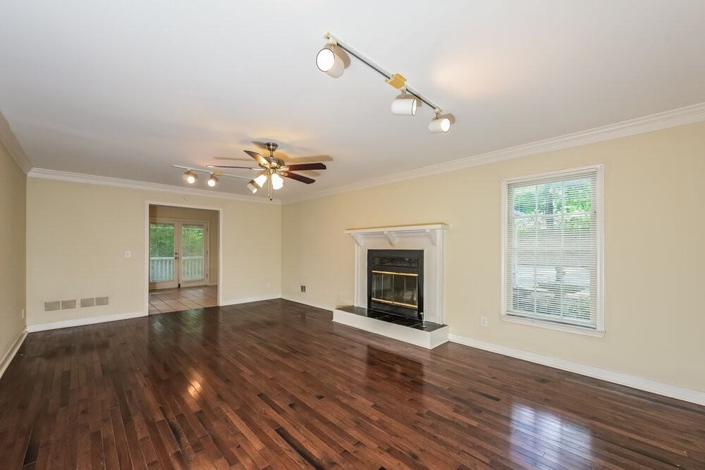 521 Sequoia Ct - Photo 5 of 17
