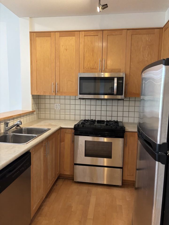 4655 Valley Dr - Photo 4 of 22