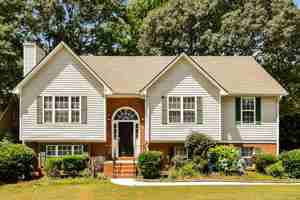 featured image of 976 Masters Ln