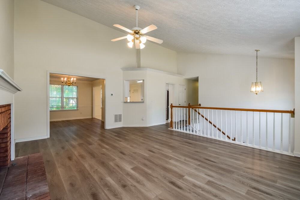 976 Masters Ln - Photo 5 of 17