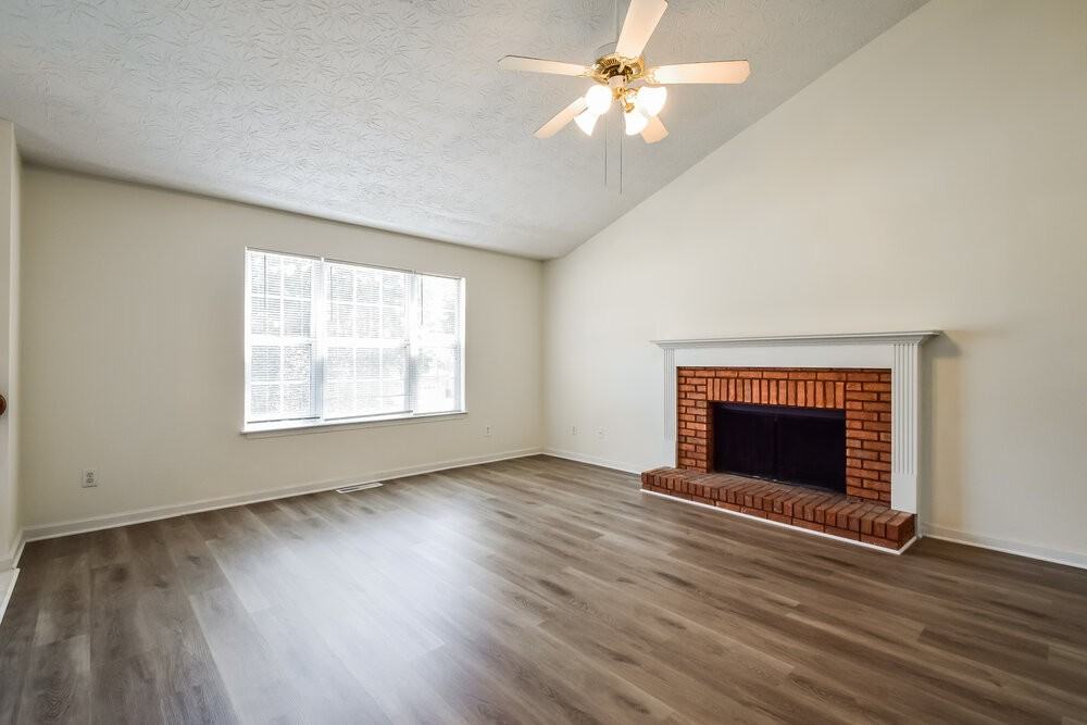 976 Masters Ln - Photo 6 of 17