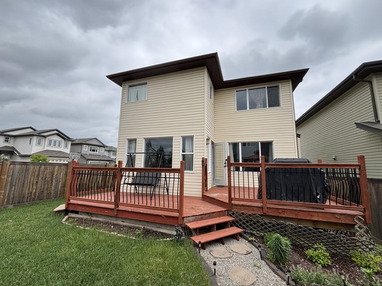 SF341 - 3 Bedroom, 2.5 Bathroom Main Floor Home | 11721 16A Ave SW - Photo 2 of 29