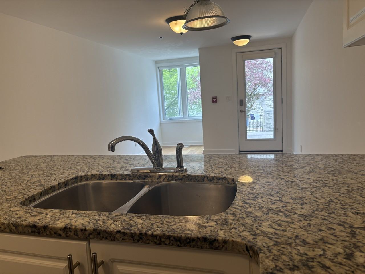 132 Daly Ave - Photo 6 of 13