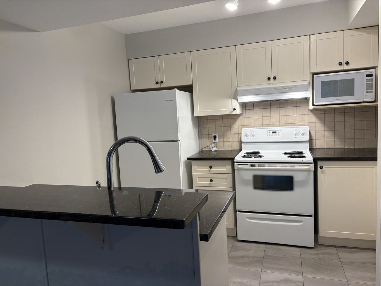 1921 St. Joseph Blvd - Photo 5 of 22
