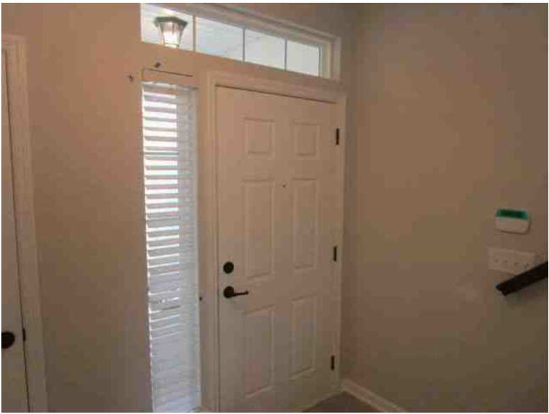 557 Richmond Dr - Photo 2 of 25