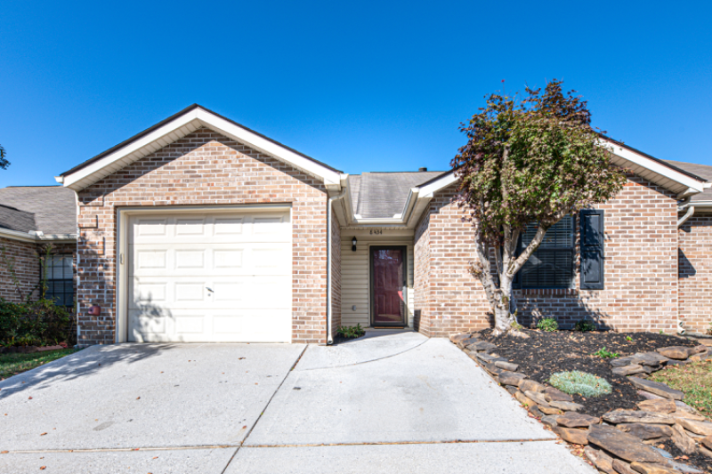 8434 Norway St - Photo 2 of 21