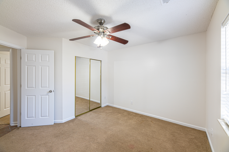 8434 Norway St - Photo 4 of 21