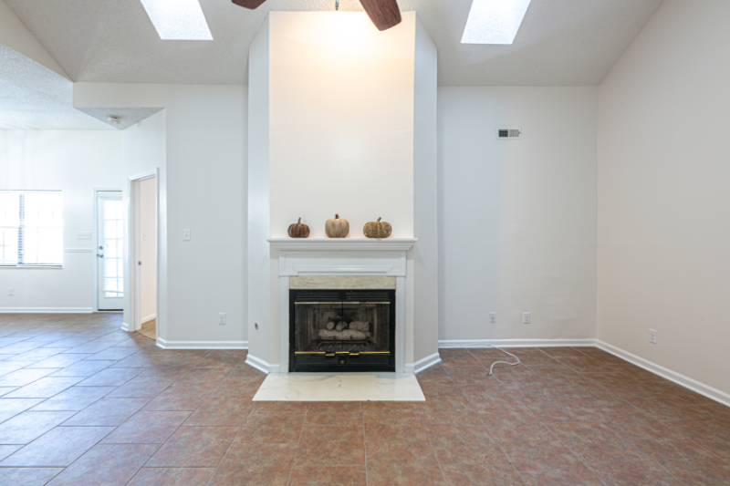 8434 Norway St - Photo 7 of 21