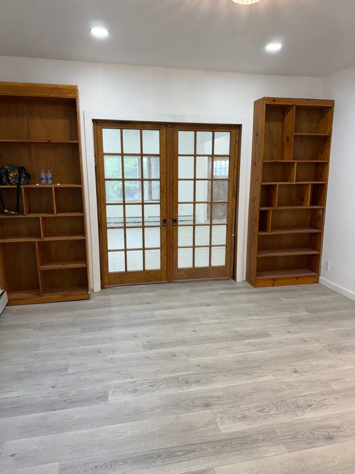1203 Howard Ave - Photo 4 of 12