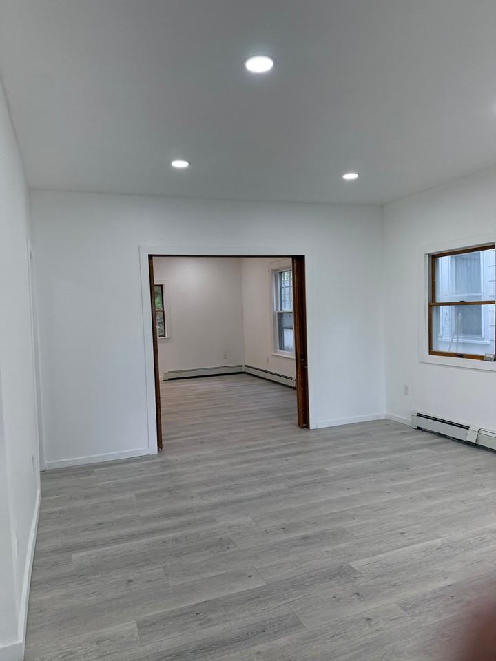 1203 Howard Ave - Photo 5 of 12