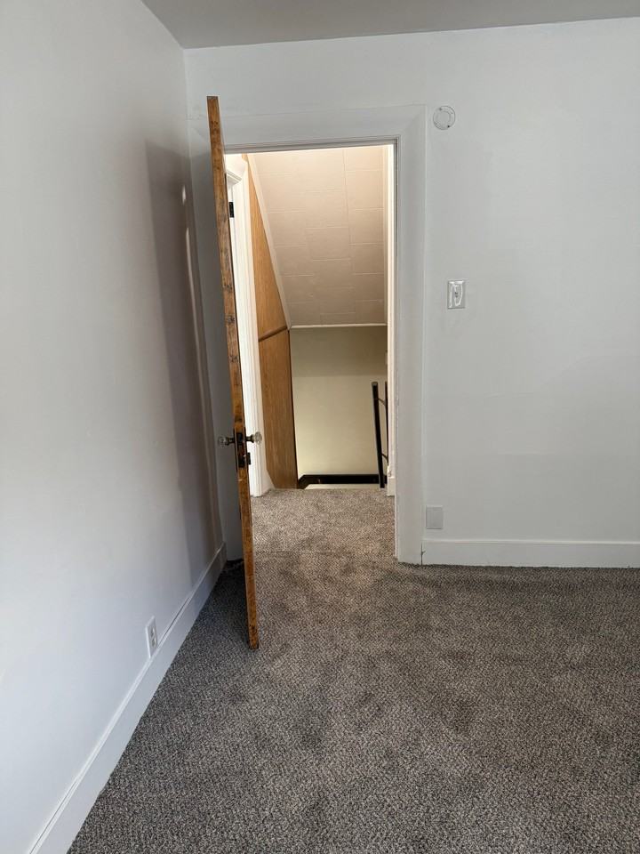 1203 Howard Ave - Photo 7 of 12