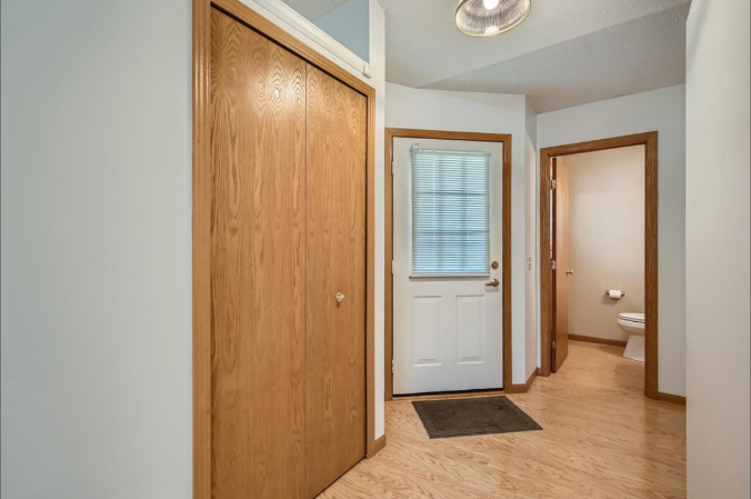 9427 Prairieview Trl N - Photo 4 of 19