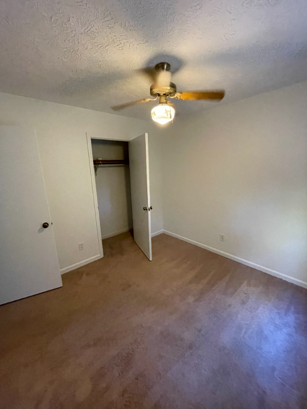 3230 Meadowlark Ln Nw - Photo 3 of 11