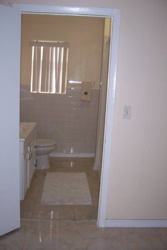 2329 W Spruce St - Photo 2 of 5