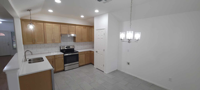 1105 La Mirada - Photo 5 of 12