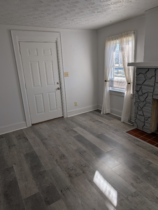 1310 W Virginia Ave - Photo 2 of 14