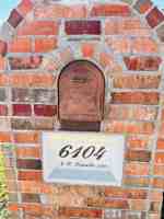 featured image of 6104 Nw Lincoln Ave