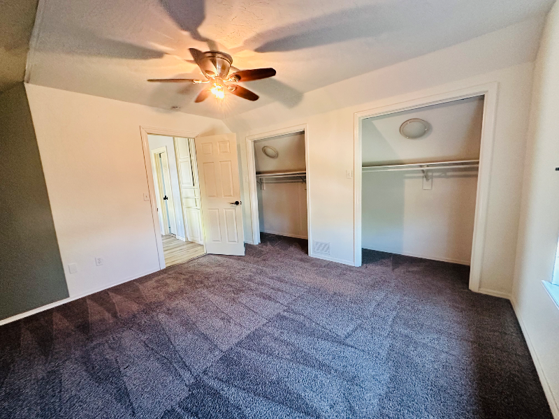 6104 Nw Lincoln Ave - Photo 6 of 13