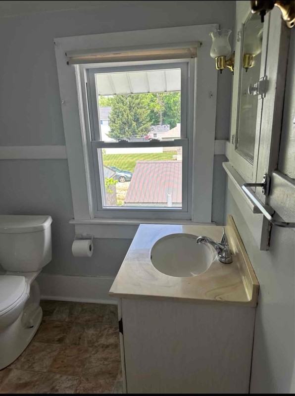 1138 Williams Ave Ne - Photo 4 of 15