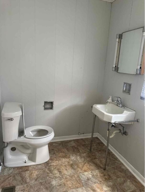 1138 Williams Ave Ne - Photo 6 of 15