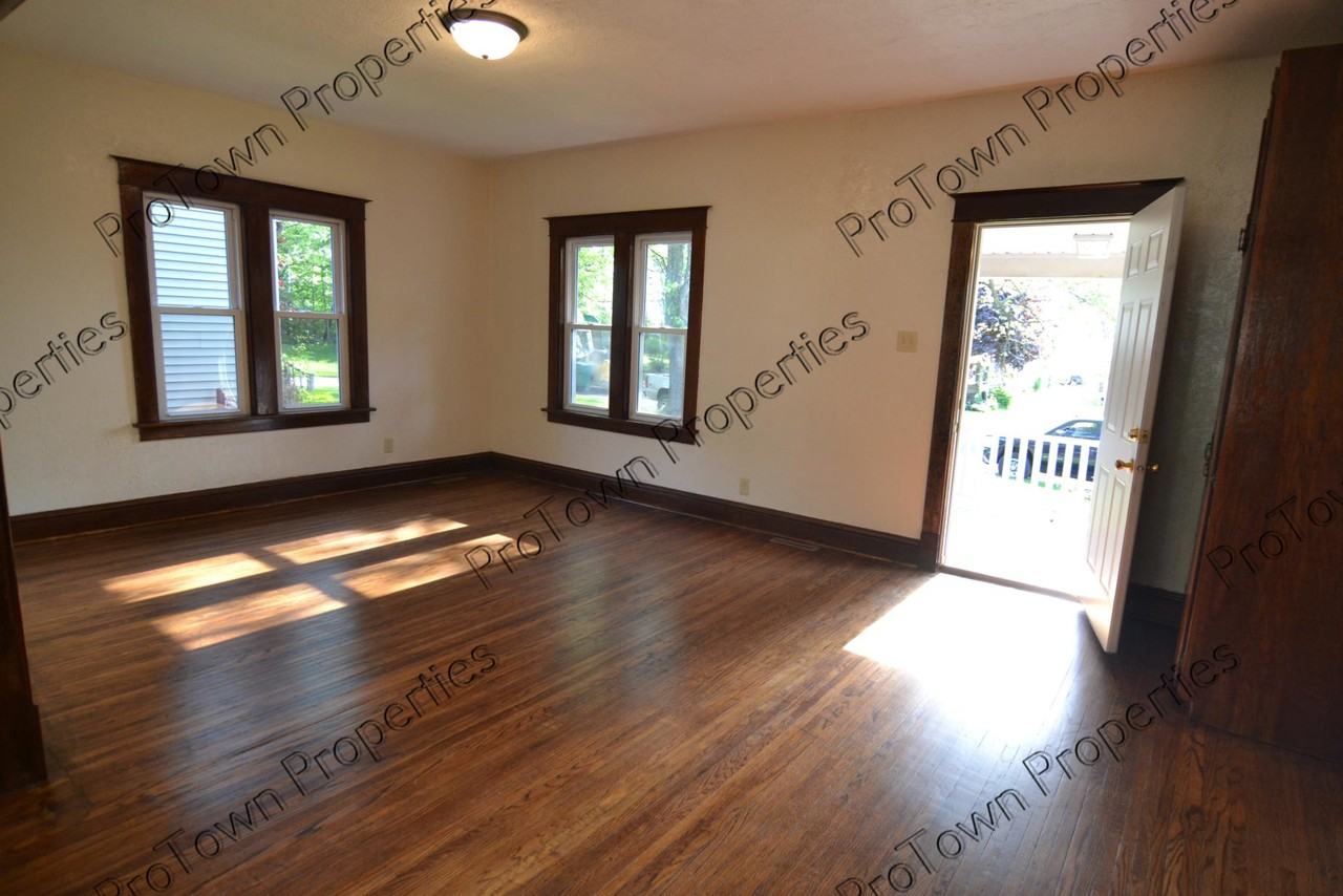 609 Ida Street - Photo 3 of 7