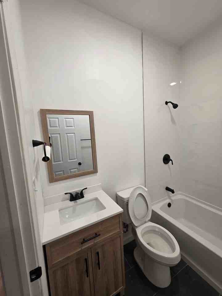 2813 W Oxford St #1 - Photo 7 of 17