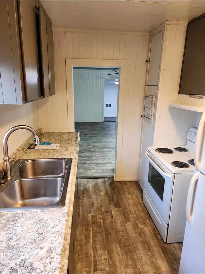 2917 E Sanson Ave #3 - Photo 3 of 8