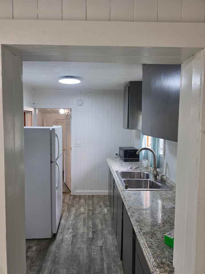 2917 E Sanson Ave #3 - Photo 6 of 8