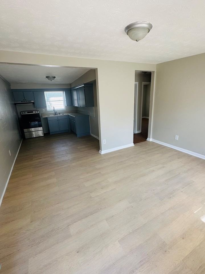 1657 Union St W #1 - Photo 6 of 18