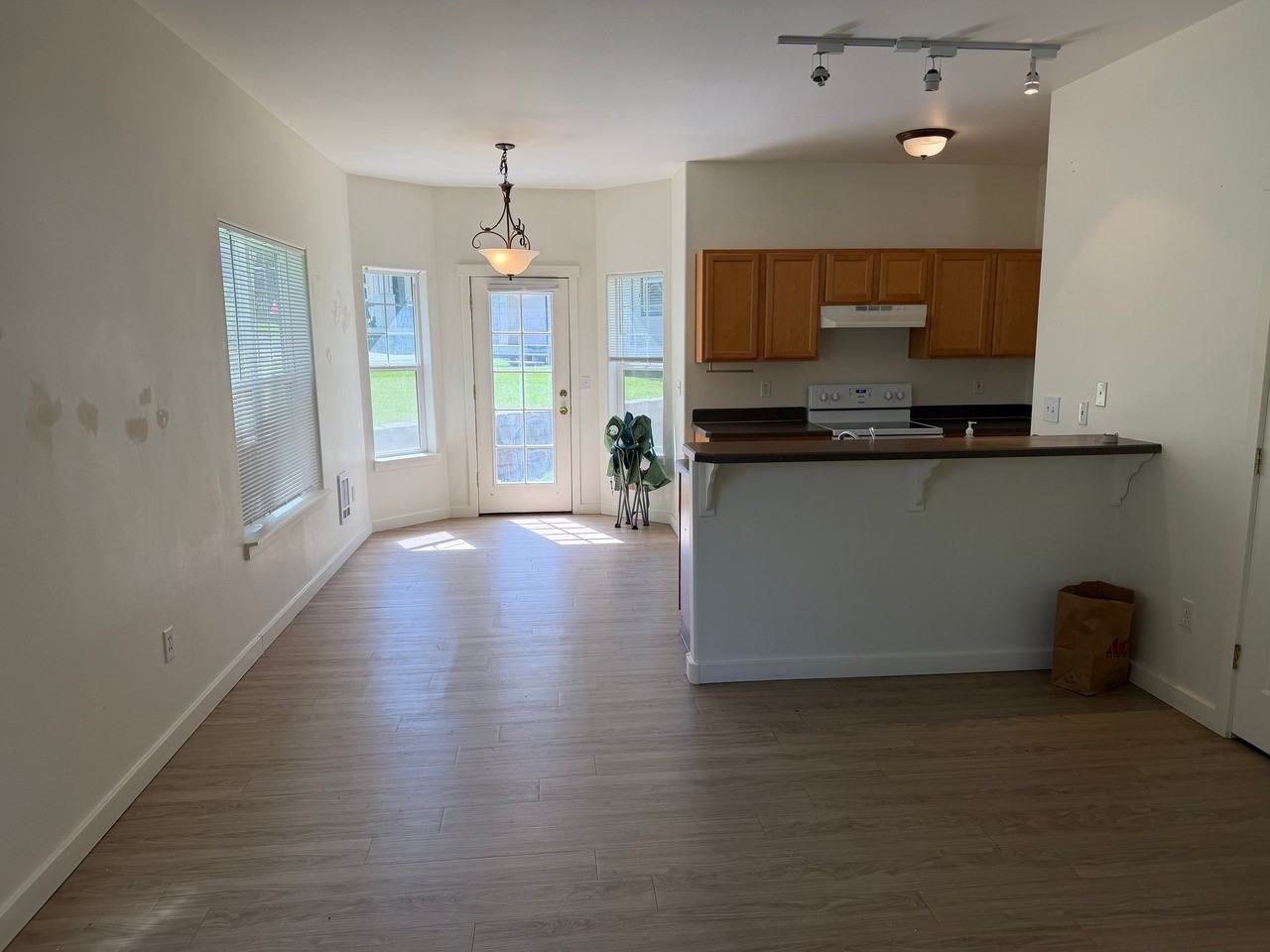 1407 Ne Lucinda Ct - Photo 2 of 18