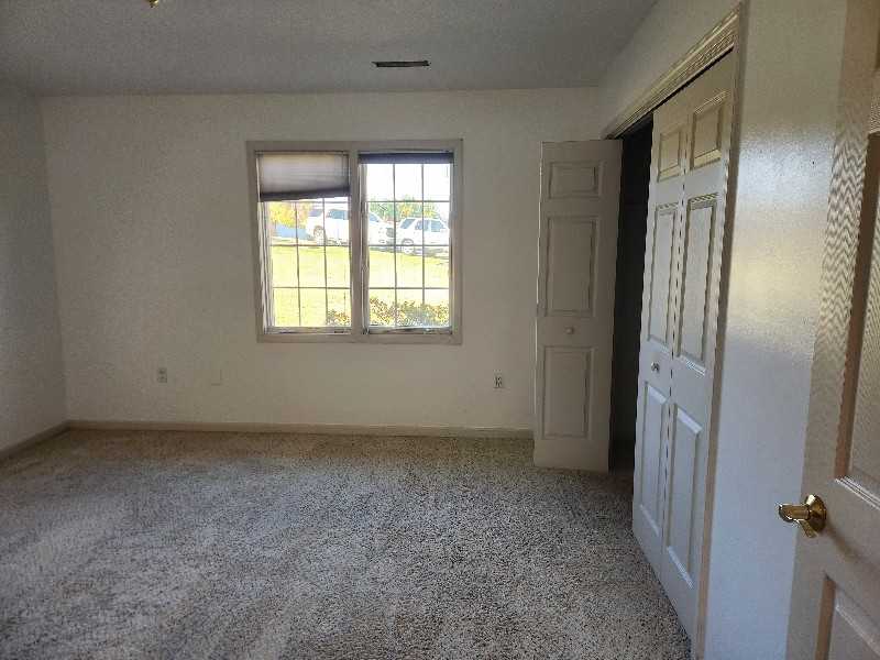 1105 Estate Dr - Photo 5 of 17