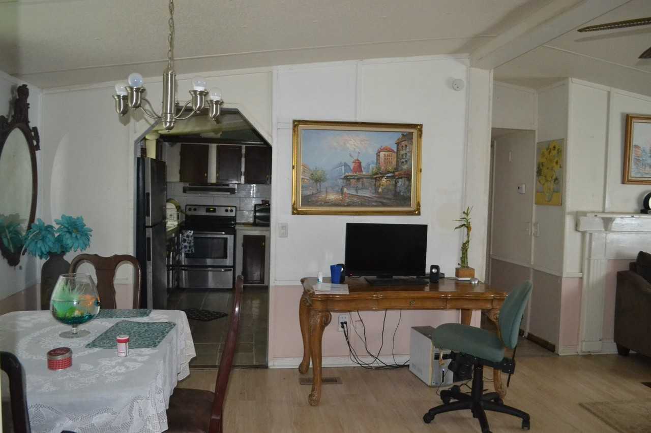 9007 Se State Road - Photo 4 of 11