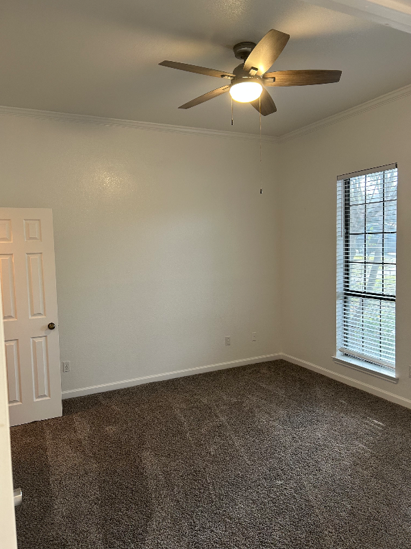 801 Summit Dr - Photo 3 of 20