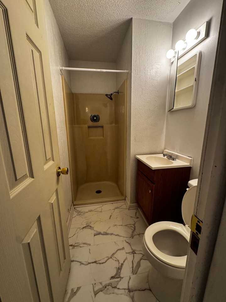 Campus Apartments East - Photo 6 of 19