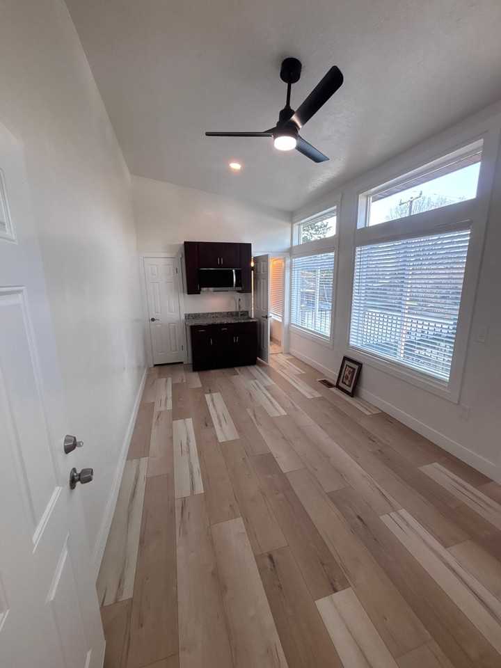 2493 S St #C4 - Photo 3 of 8