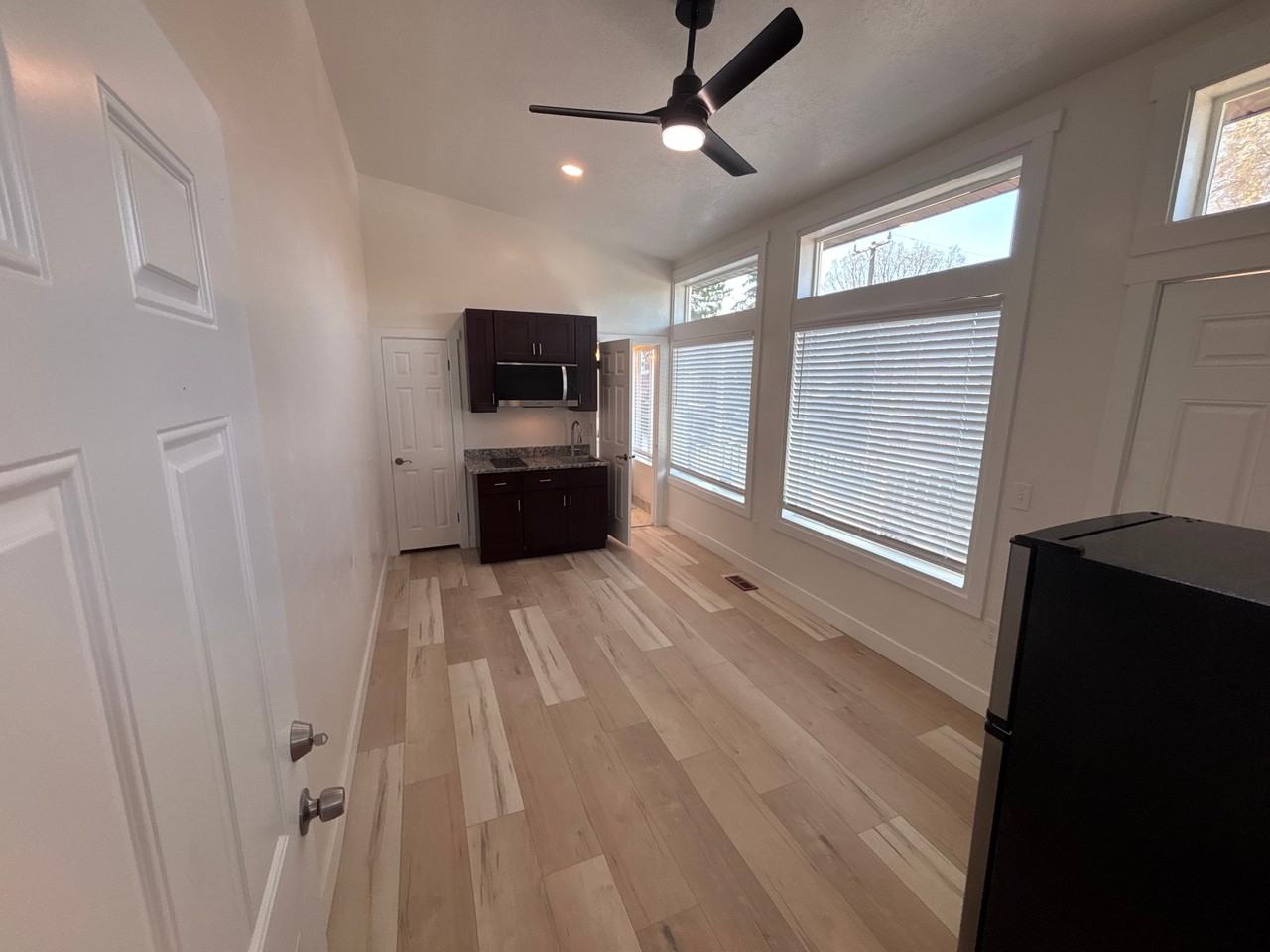 2493 S St #C4 - Photo 4 of 8