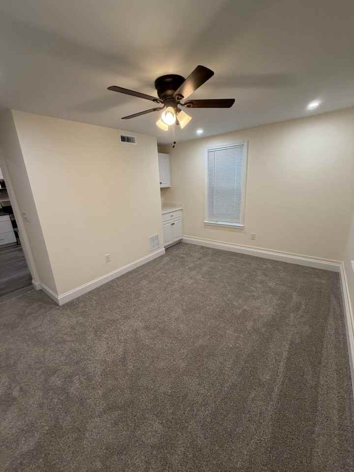 7 Oak St #1 - Photo 2 of 12
