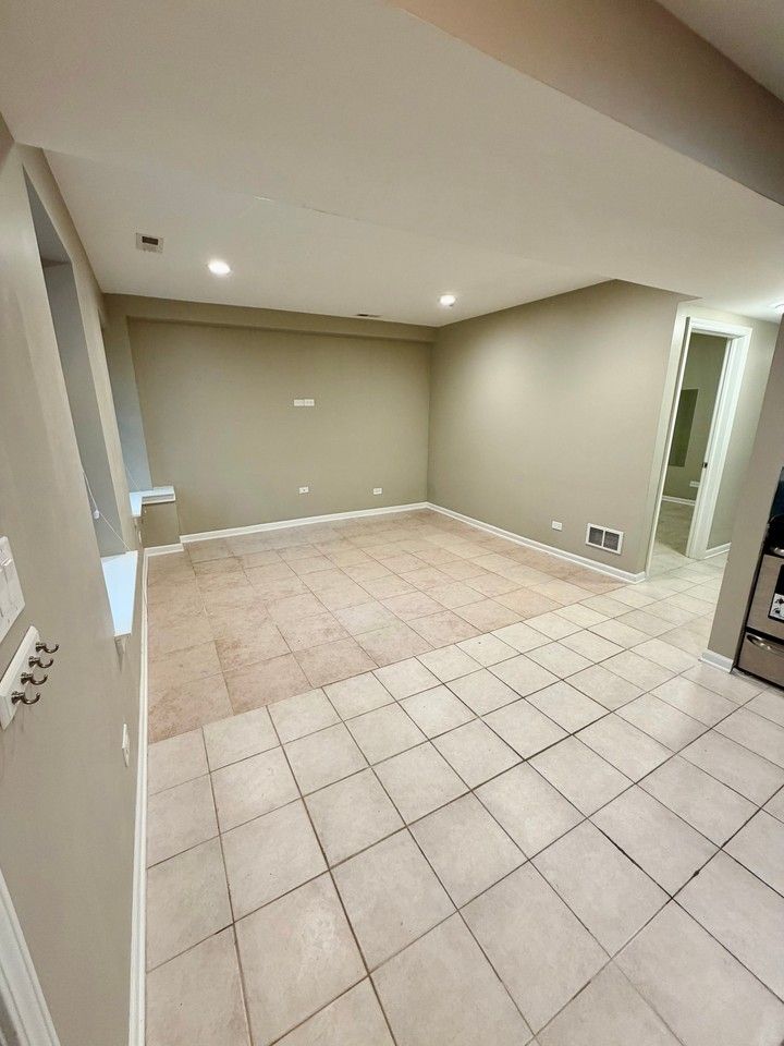 906 S Bishop St #G - Photo 2 of 13