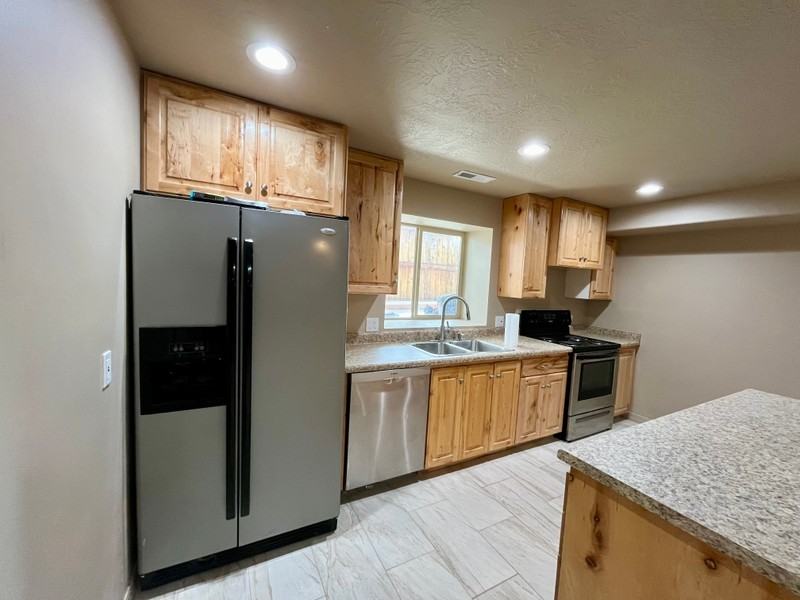 2658 Sw #2 - Photo 3 of 14