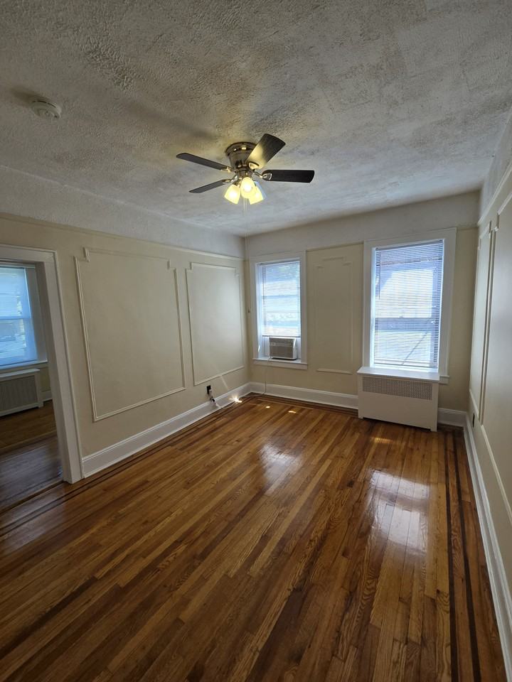 46 Kelly Parkway #204 - Photo 3 of 9