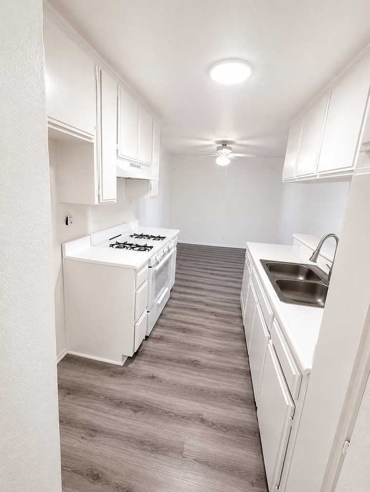 7040 Haskell Ave #310 - Photo 3 of 8