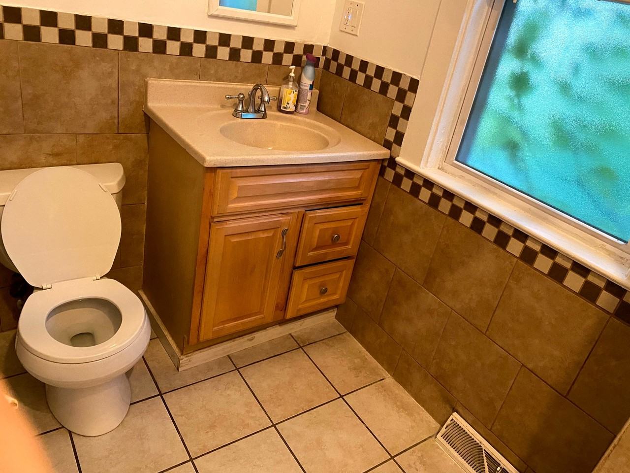 121 Merrymount Rd #1 - Photo 4 of 16