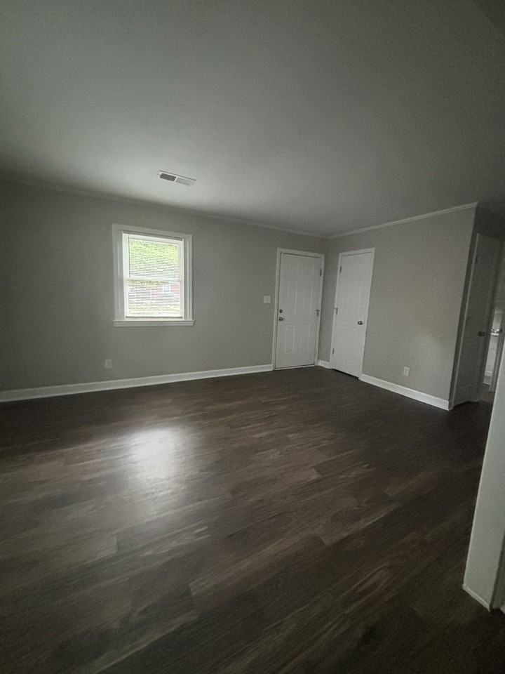 408 Hobson St - Photo 3 of 6