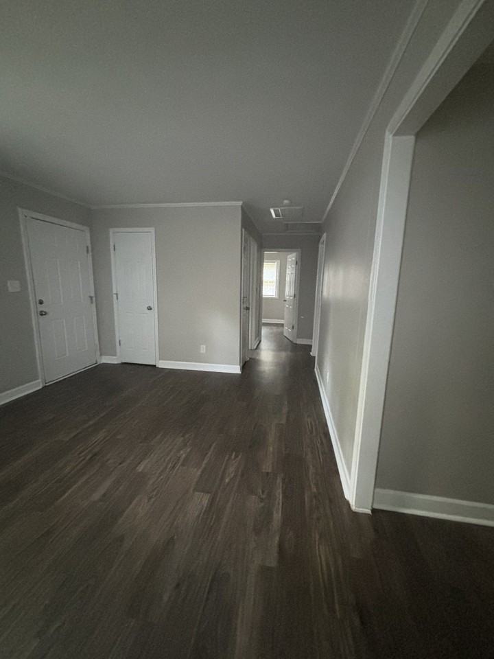 408 Hobson St - Photo 4 of 6