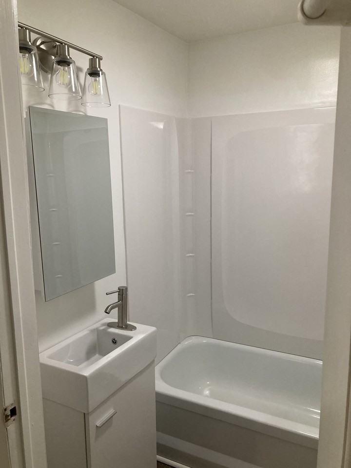 306 W Union St #2 - Photo 5 of 6