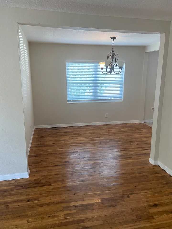 515 E Adalee St - Photo 6 of 10